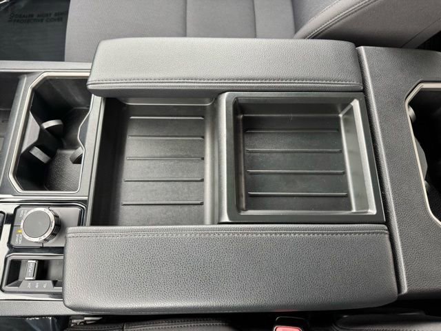 Used 2022 Toyota Tundra SR5 w/ SR5 Convenience Package image 18