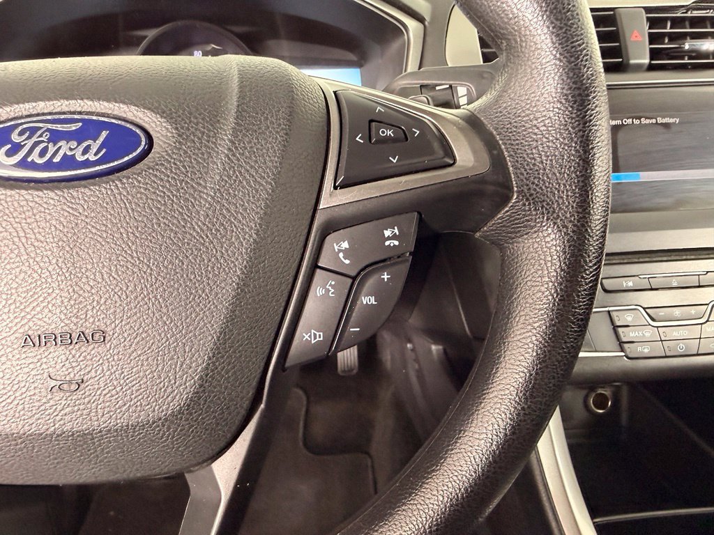 Used 2018 Ford Fusion SE w/ Fusion SE Technology Package FWD image 22