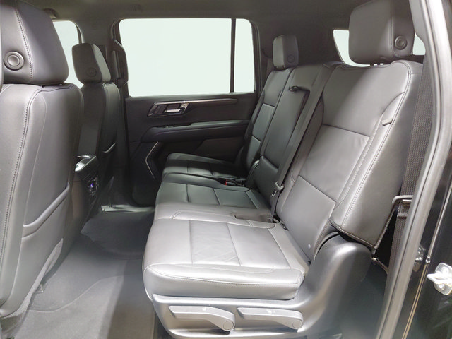 Certified 2025 Chevrolet Suburban Z71 AWD/4WD image 17