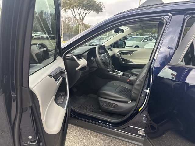 Used 2025 Toyota RAV4 XLE w/ Convenience Package image 12