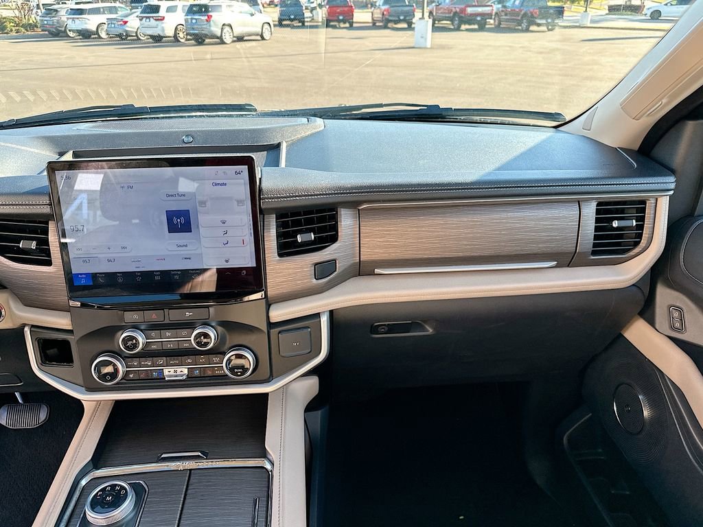 Used 2024 Ford Expedition Limited image 20