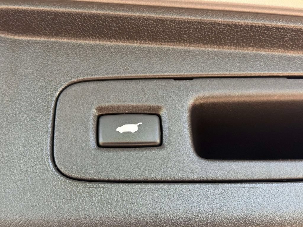 Used 2015 Honda CR-V Touring image 8