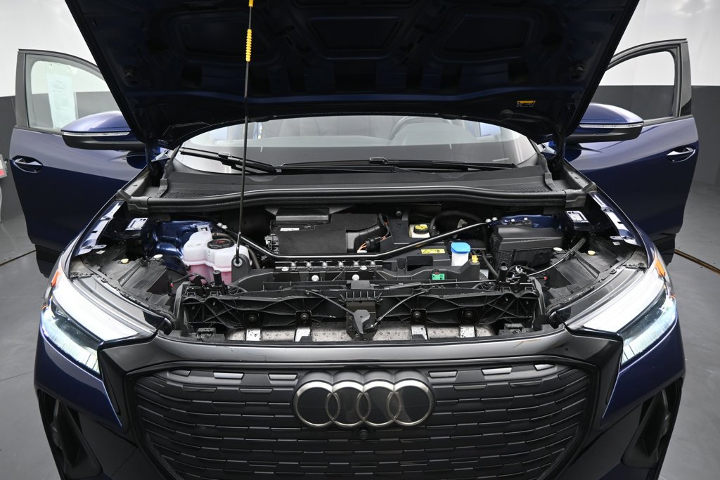 Used 2022 Audi Q4 e-tron Premium Plus w/ Premium Plus AWD/4WD image 34