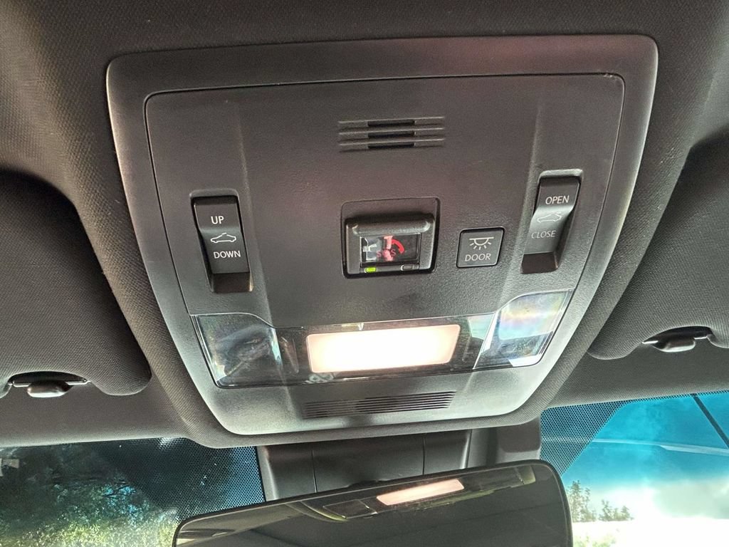 Used 2024 Lexus ES 300h F Sport w/ Accessory Package (Z2) FWD image 17