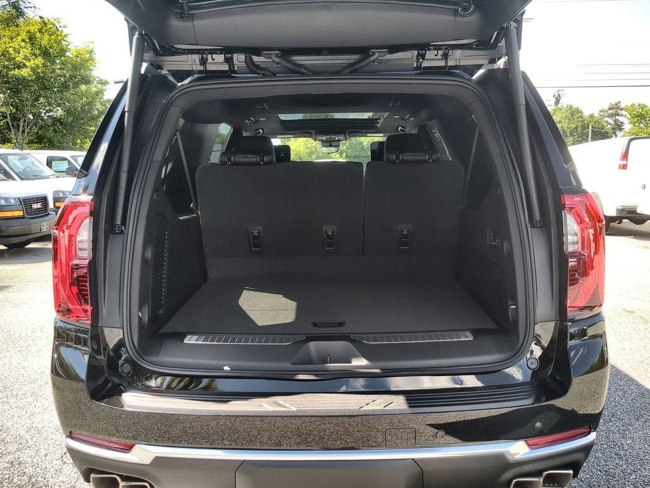 New 2026 GMC Yukon XL Denali w/ Denali Reserve Package AWD/4WD image 27