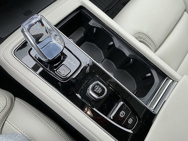 New 2026 Volvo XC90 T8 Ultra w/ Lounge Package image 18
