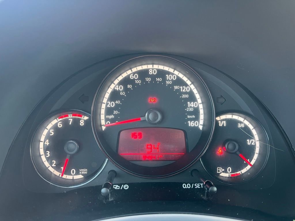 Used 2013 Volkswagen Beetle 2.5 image 28