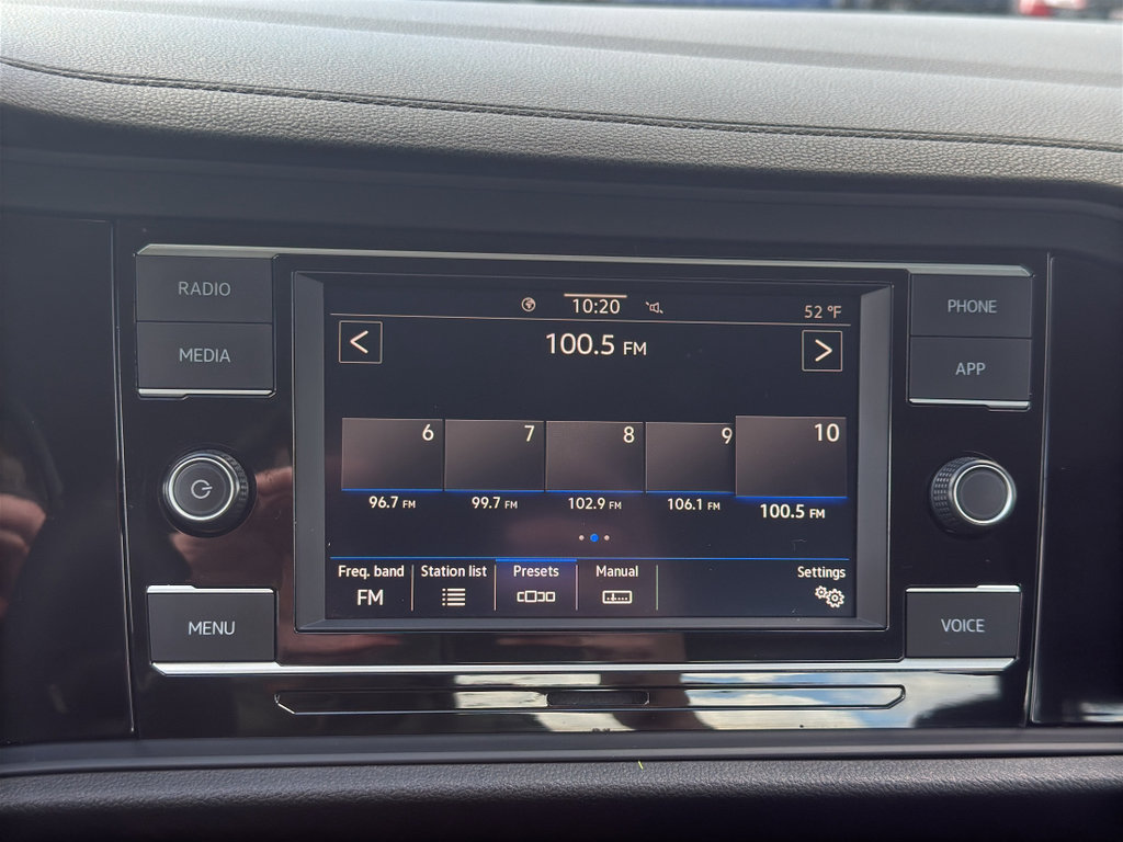 Used 2022 Volkswagen Jetta SE FWD image 18