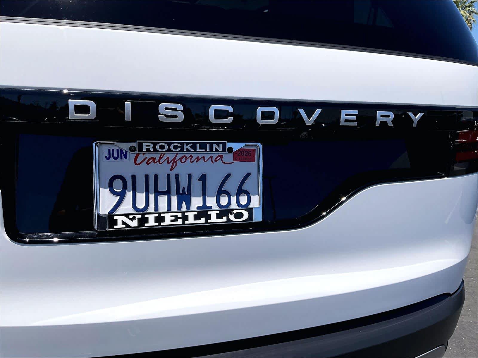 Used 2025 Land Rover Discovery S AWD/4WD image 11
