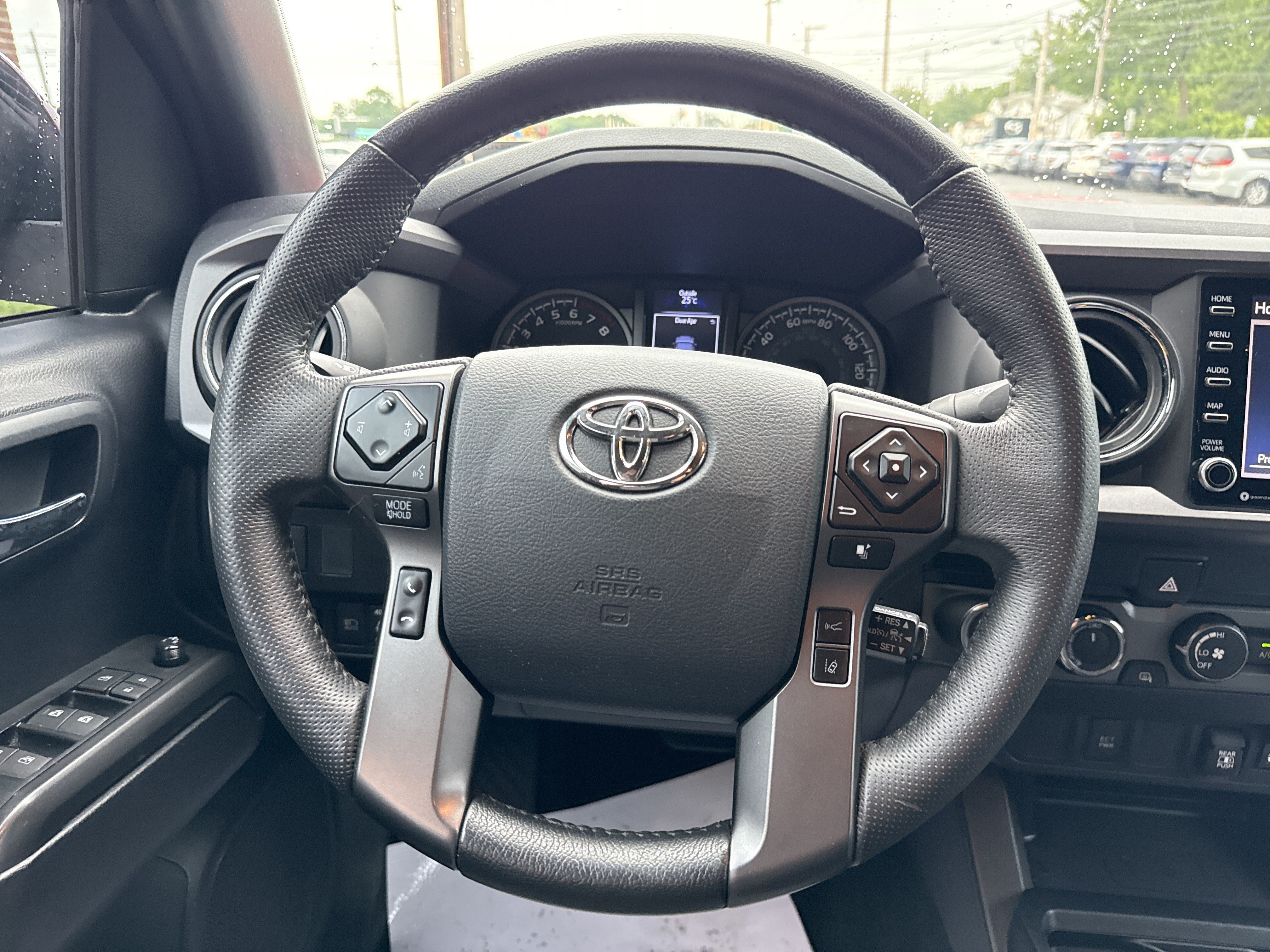 Used 2020 Toyota Tacoma TRD Sport AWD/4WD image 17