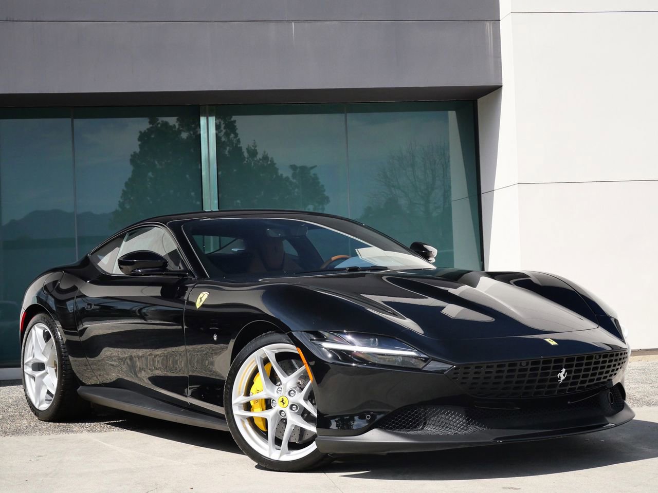 Used 2022 Ferrari Roma image 1