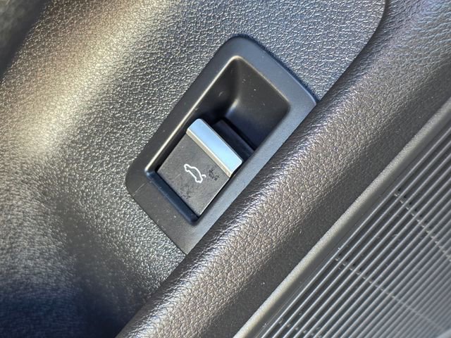 Used 2018 Audi A4 2.0T Ultra Premium Plus w/ Premium Plus Package FWD image 24