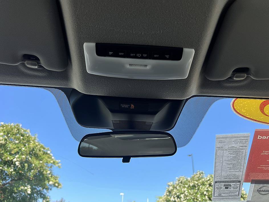 Certified 2025 Nissan Kicks S AWD/4WD image 26