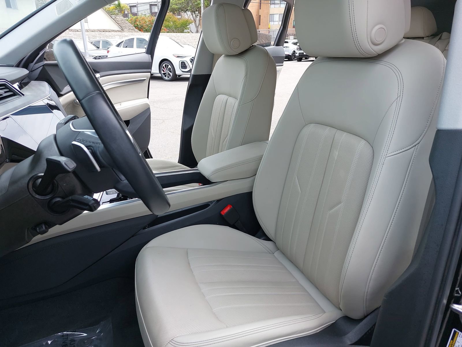 Used 2024 Audi Q8 e-tron Premium Plus w/ Premium Plus Package AWD/4WD image 15