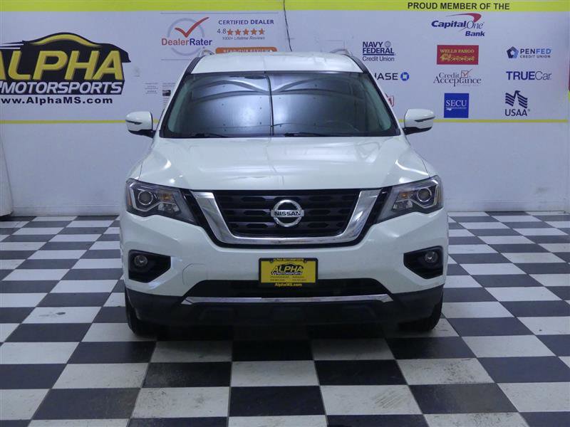 Used 2019 Nissan Pathfinder SV image 2