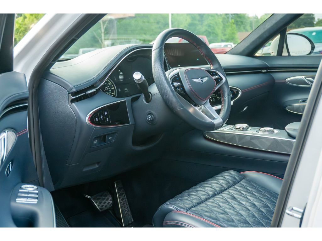 Used 2022 Genesis GV70 3.5T Sport w/ Sport Advanced Package AWD/4WD image 11