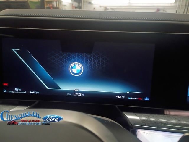 Used 2023 BMW 740i w/ Parking Assistance Package image 11