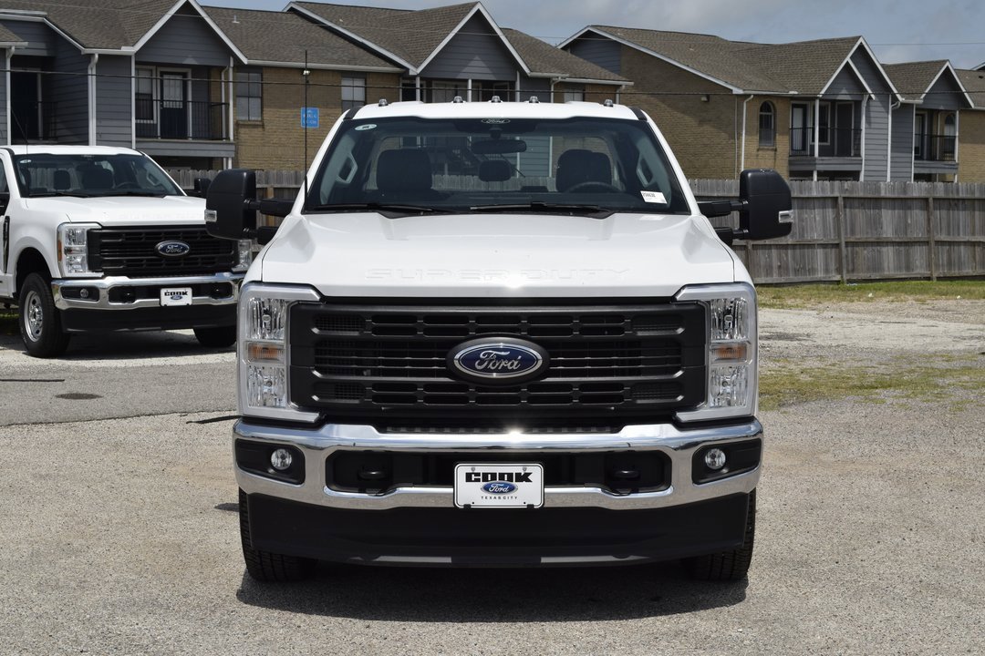 New 2025 Ford F250 XL w/ FX4 Off-Road Package image 2