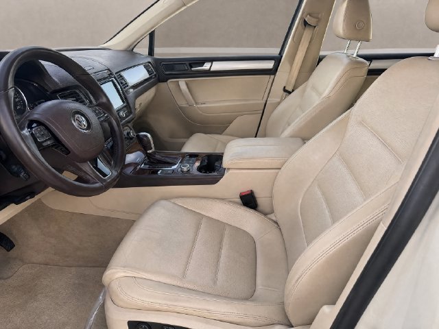 Used 2012 Volkswagen Touareg VR6 AWD/4WD image 10