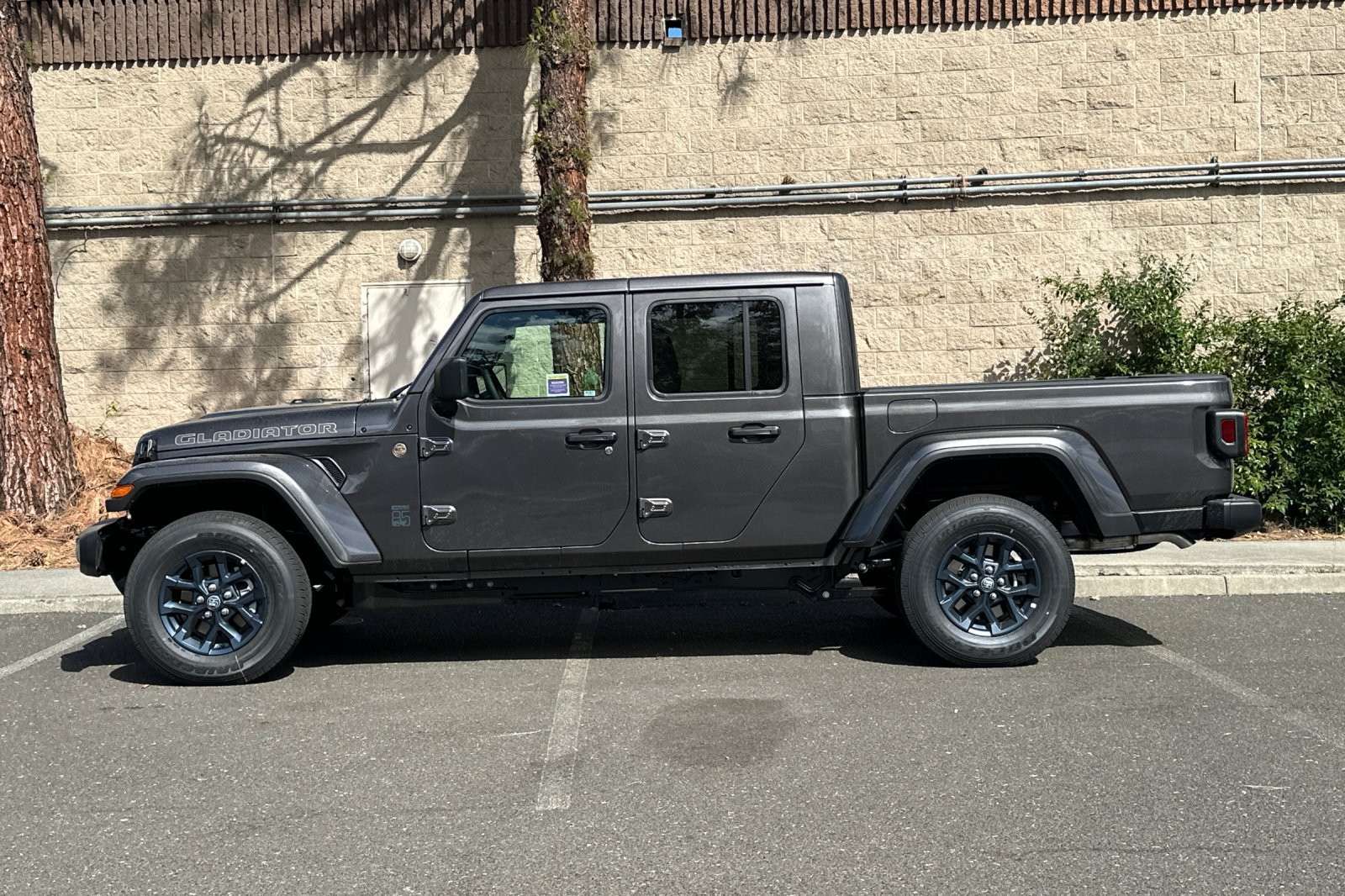 New 2026 Jeep Gladiator Sport AWD/4WD image 6