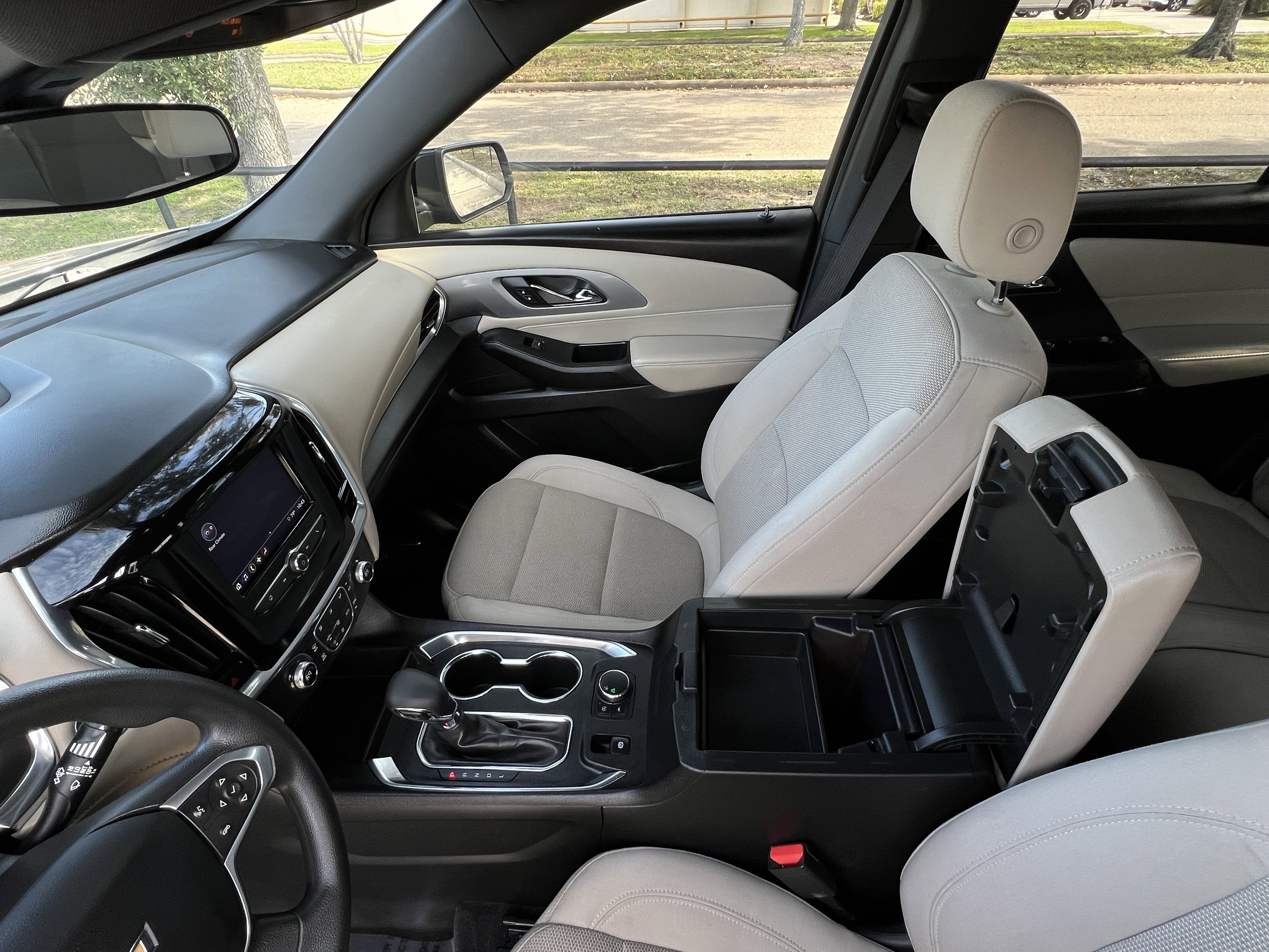 Used 2023 Chevrolet Traverse LS w/ LPO, Cargo Package image 23