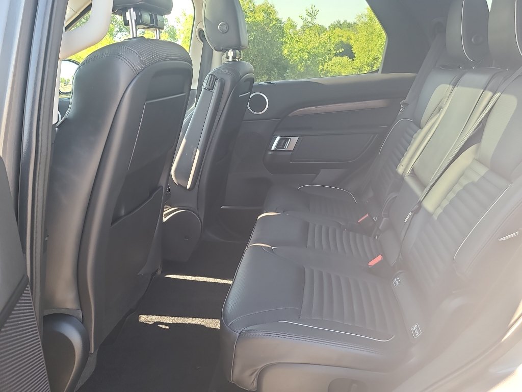 Used 2018 Land Rover Discovery HSE AWD/4WD image 37