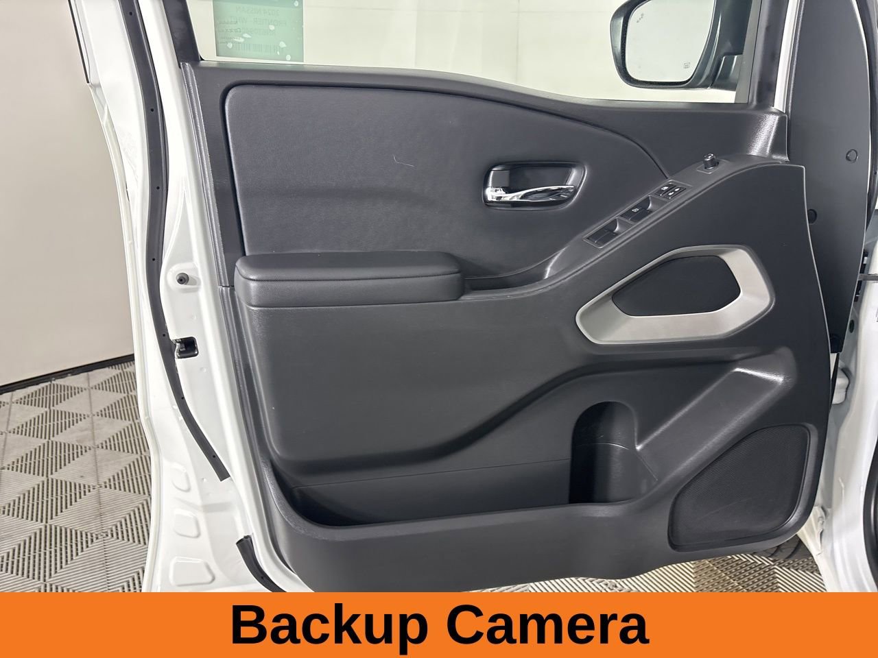 Used 2024 Nissan Frontier SV w/ SV Convenience Package image 8