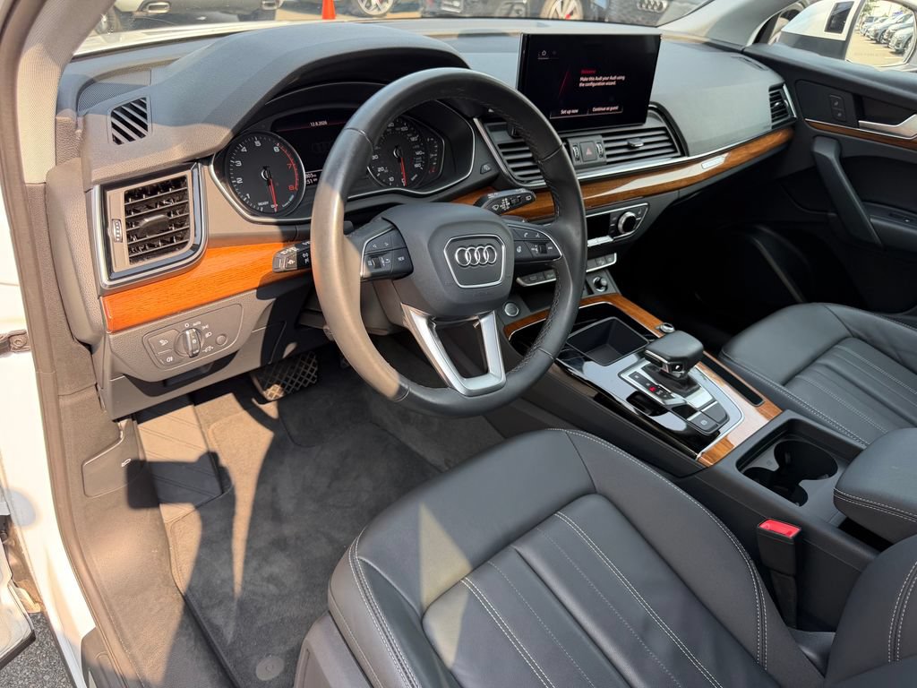 Used 2023 Audi Q5 2.0T Premium w/ Convenience Package AWD/4WD image 17