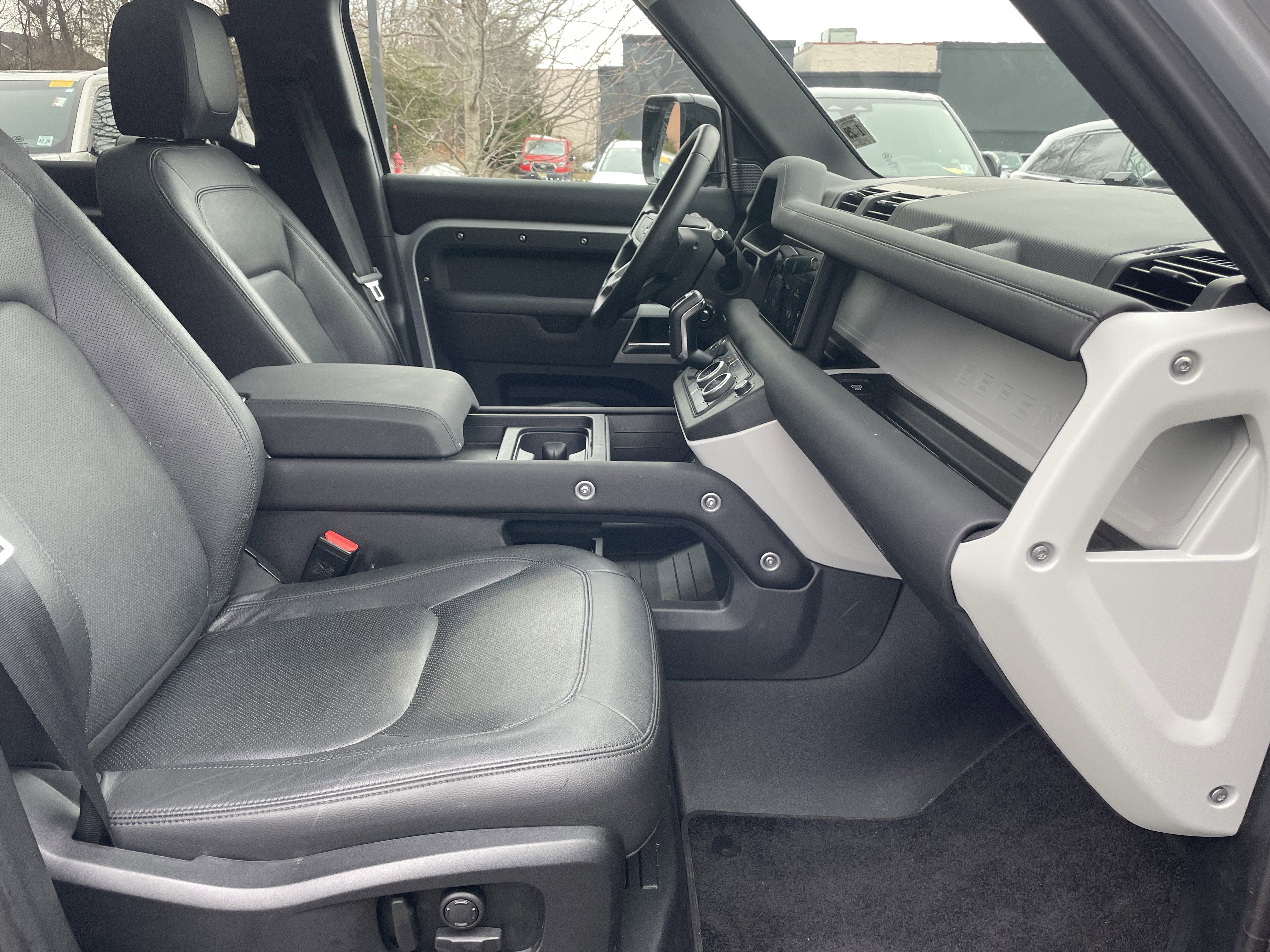 Used 2024 Land Rover Defender 110 S image 15