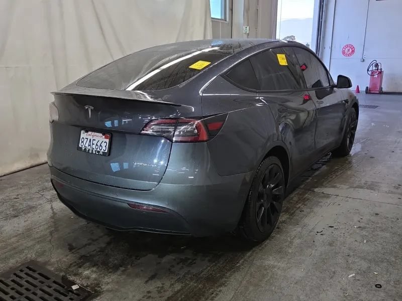 Used 2021 Tesla Model Y Long Range AWD/4WD image 2