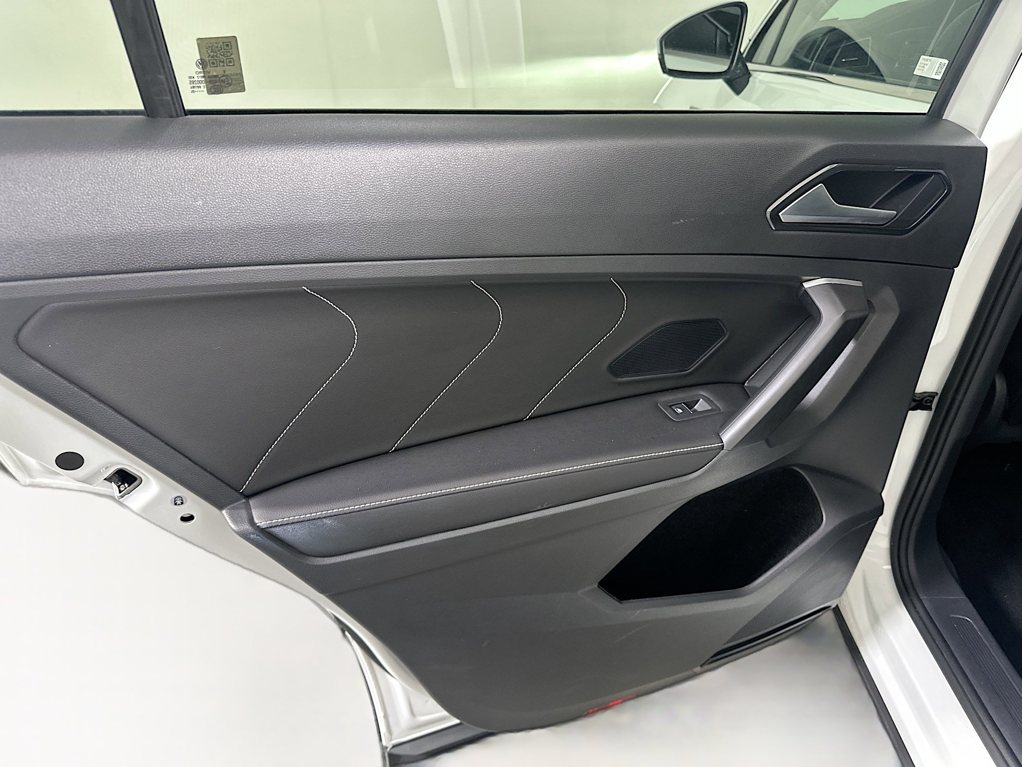 Used 2024 Volkswagen Tiguan SE image 24