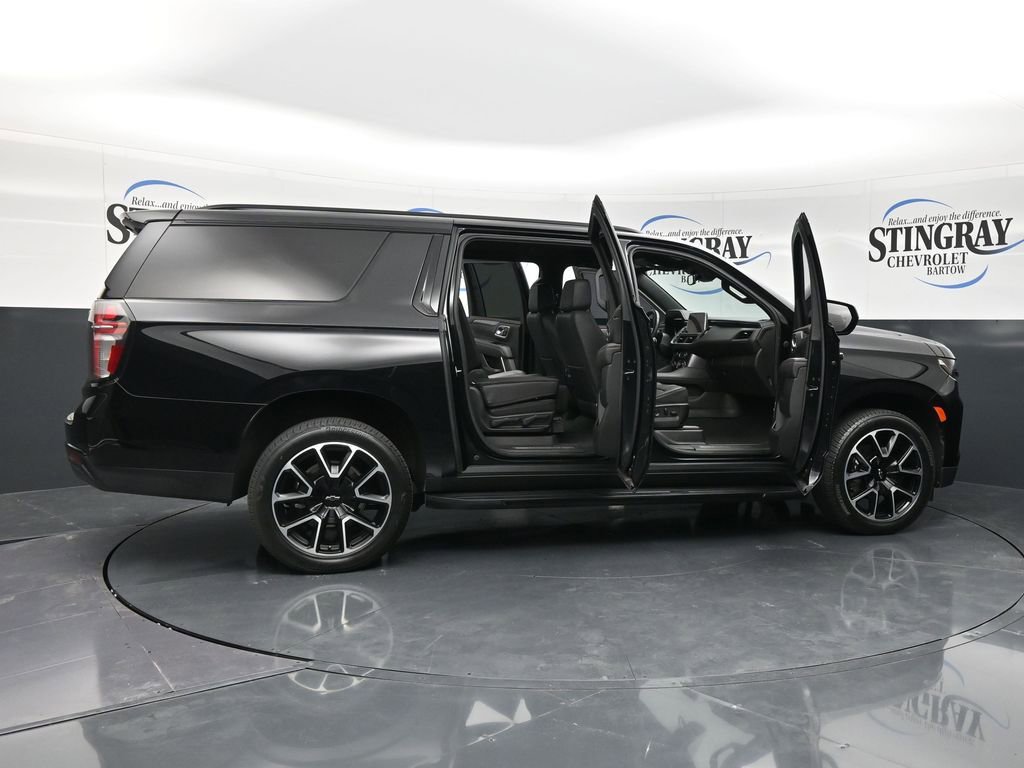 Used 2023 Chevrolet Suburban RST AWD/4WD image 27
