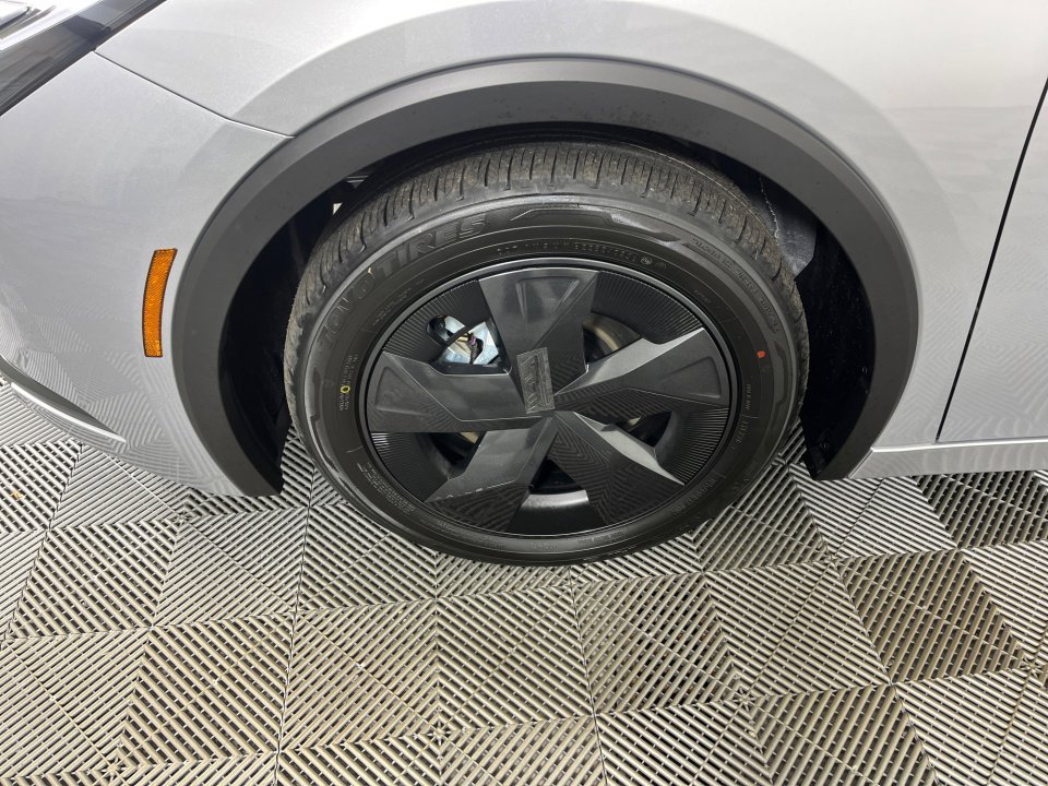 New 2026 Toyota Prius Plug-In Hybrid image 24