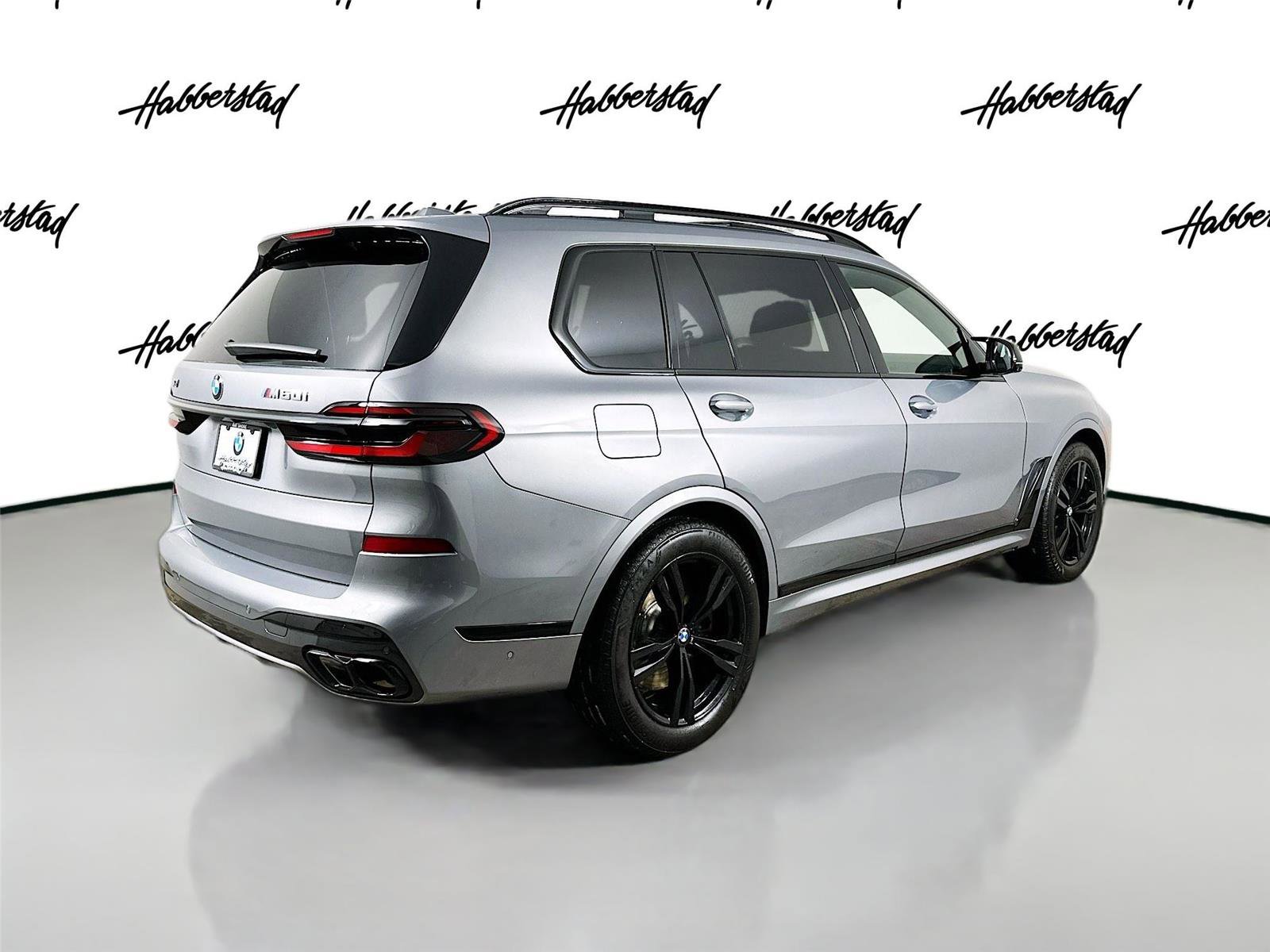Used 2025 BMW X7 M60i w/ Executive Package image 5
