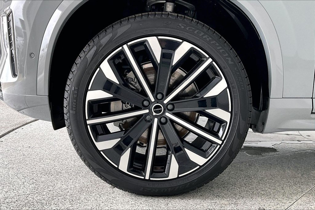 New 2026 Volvo XC90 B6 Ultra w/ Protection Package AWD/4WD image 29