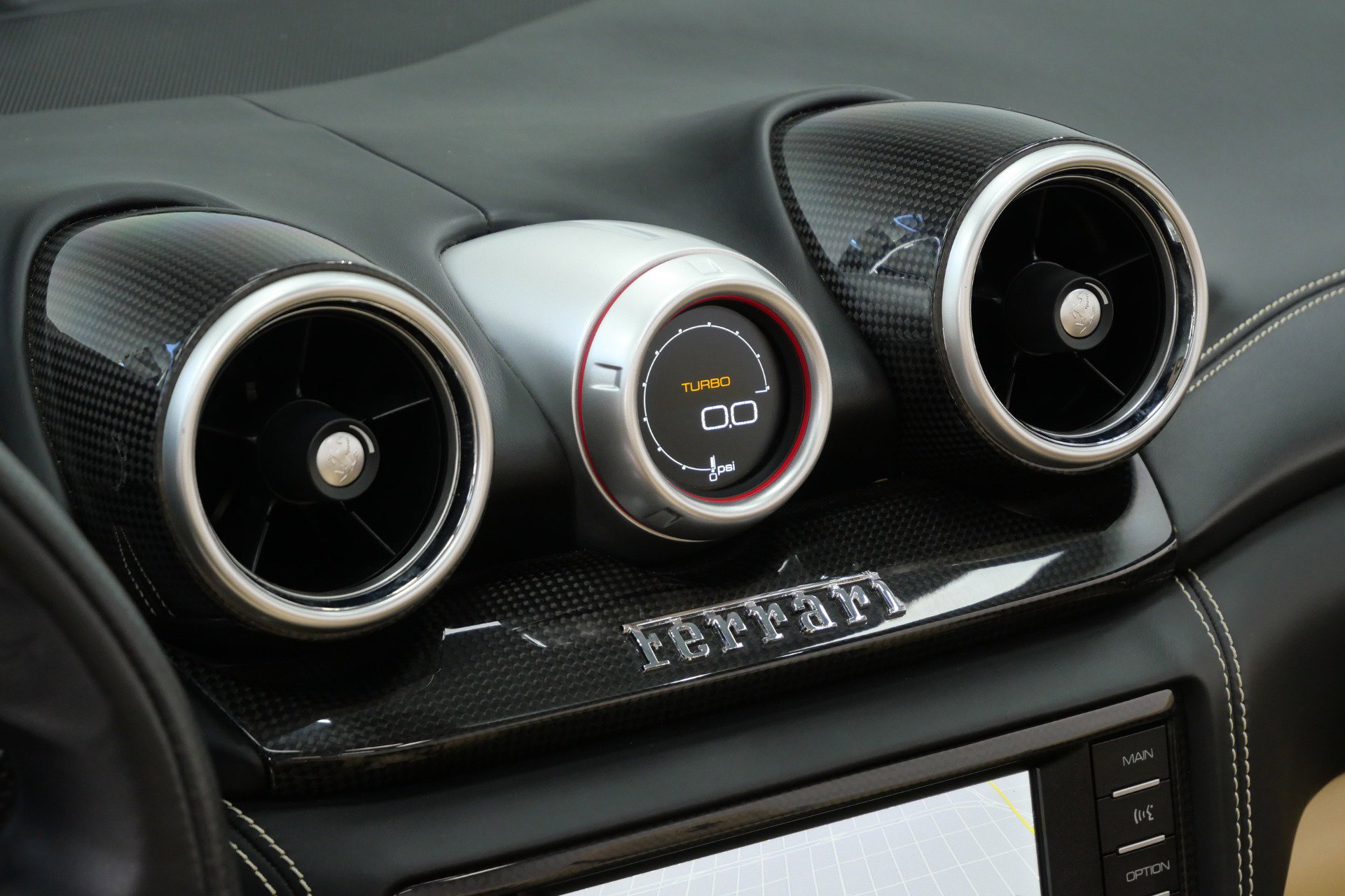 Used 2015 Ferrari California T RWD image 34