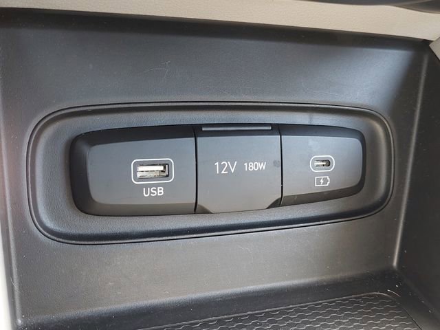 Used 2025 Hyundai Venue SEL FWD image 40