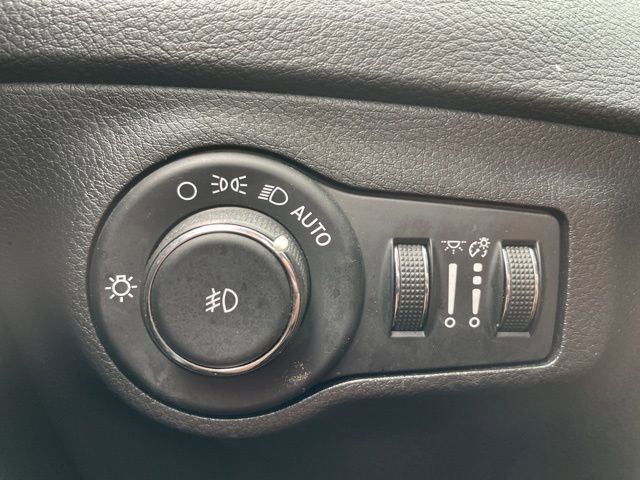 Used 2020 Jeep Compass Latitude image 23