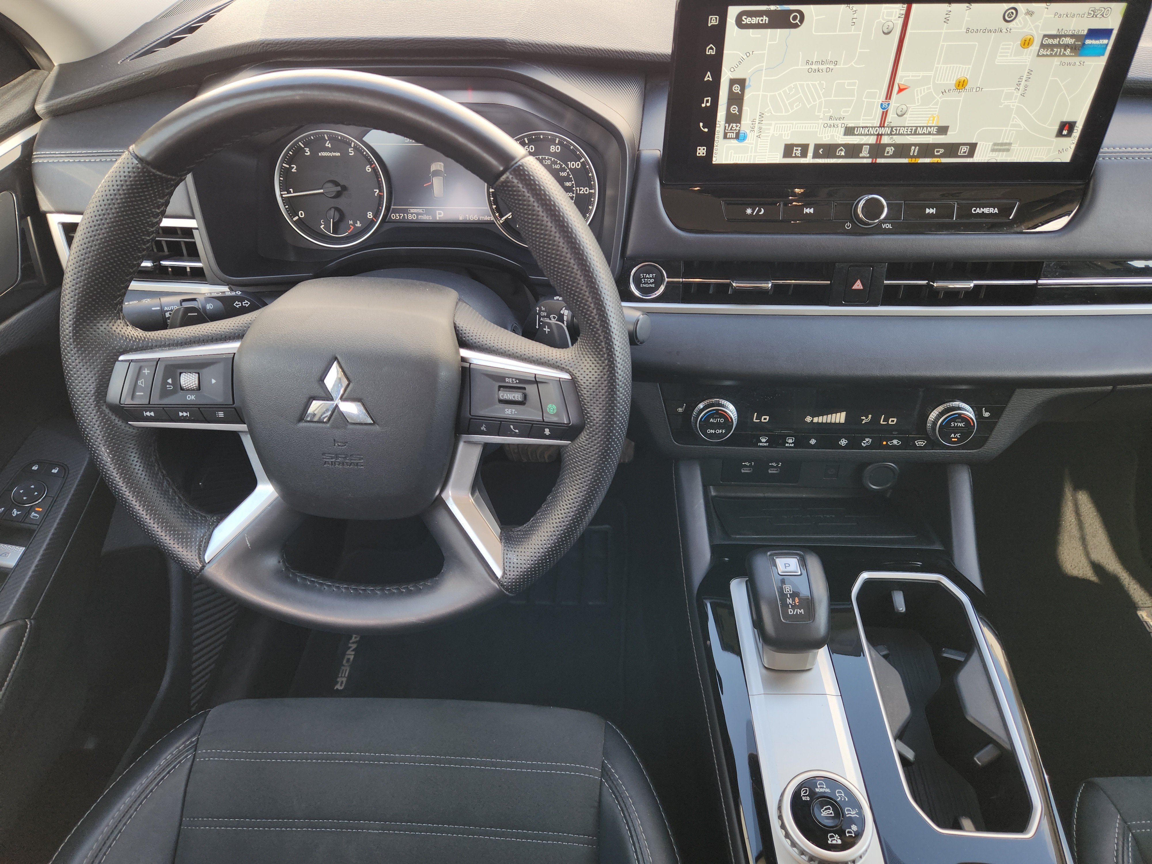 Used 2025 Mitsubishi Outlander SE AWD/4WD image 29