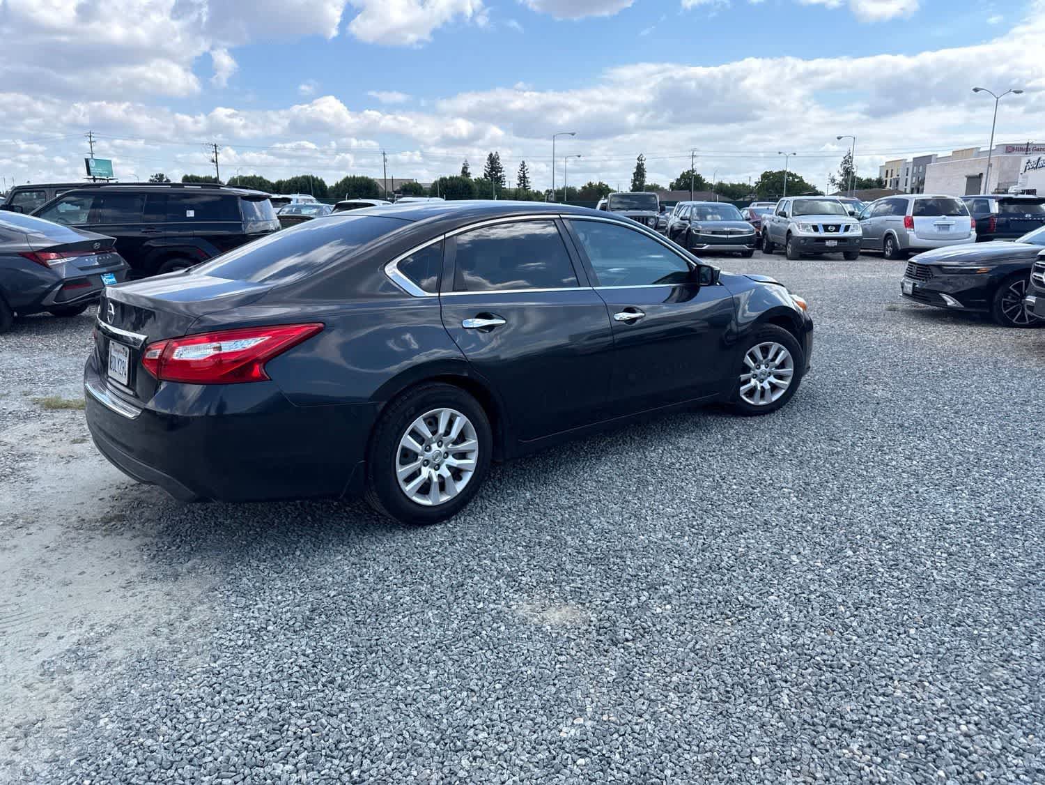 Used 2016 Nissan Altima 2.5 S w/ Power Driver Seat Package FWD image 5