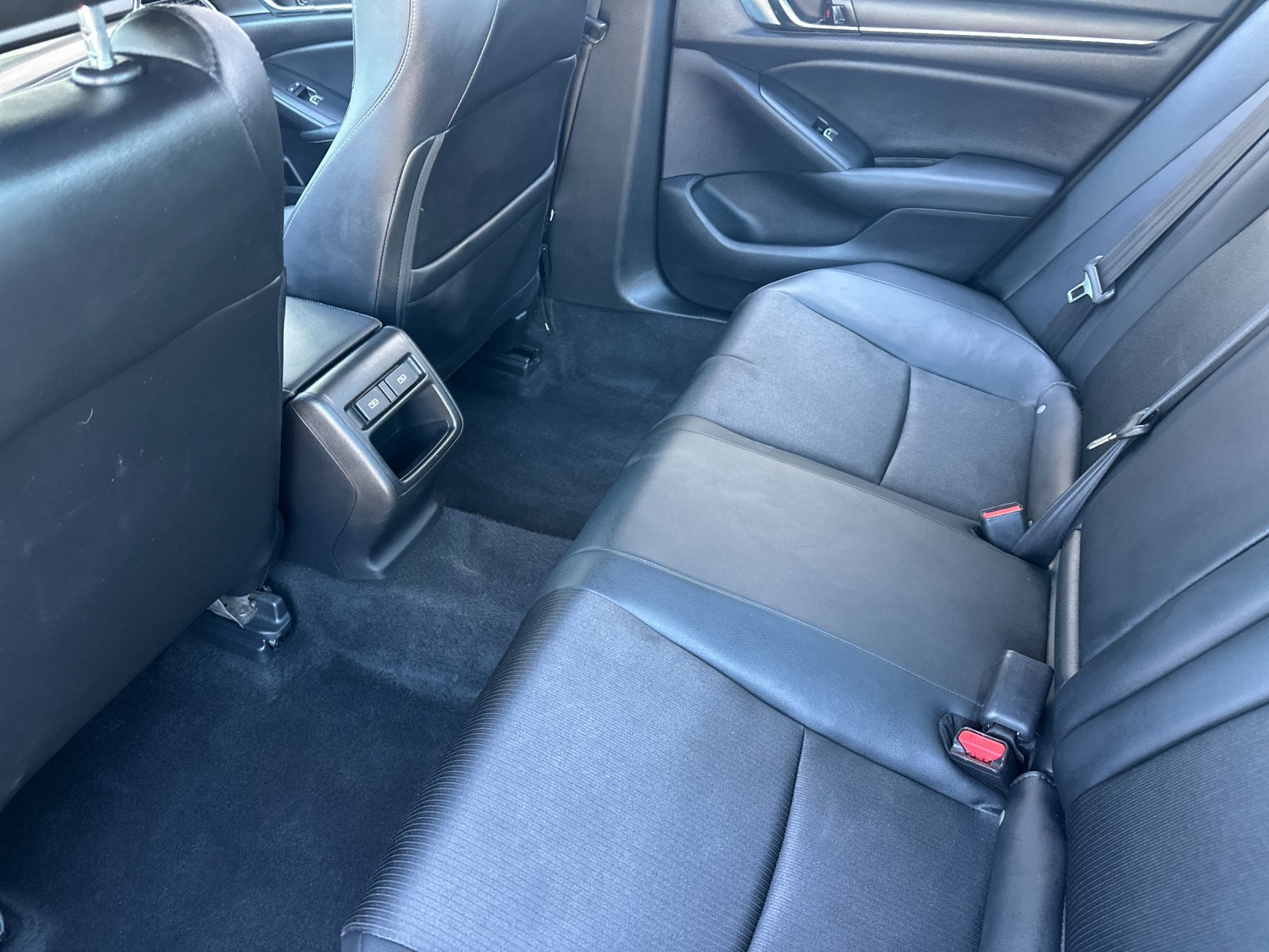 Used 2021 Honda Accord Sport image 12