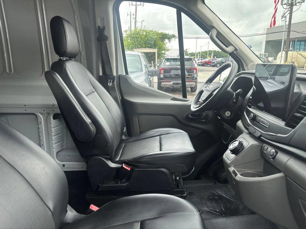 Used 2023 Ford E-Transit 148 High Roof Extended RWD image 5