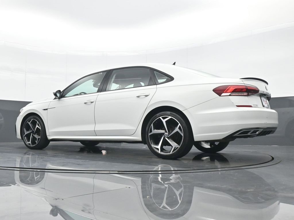 Used 2020 Volkswagen Passat 2.0T R-Line image 19