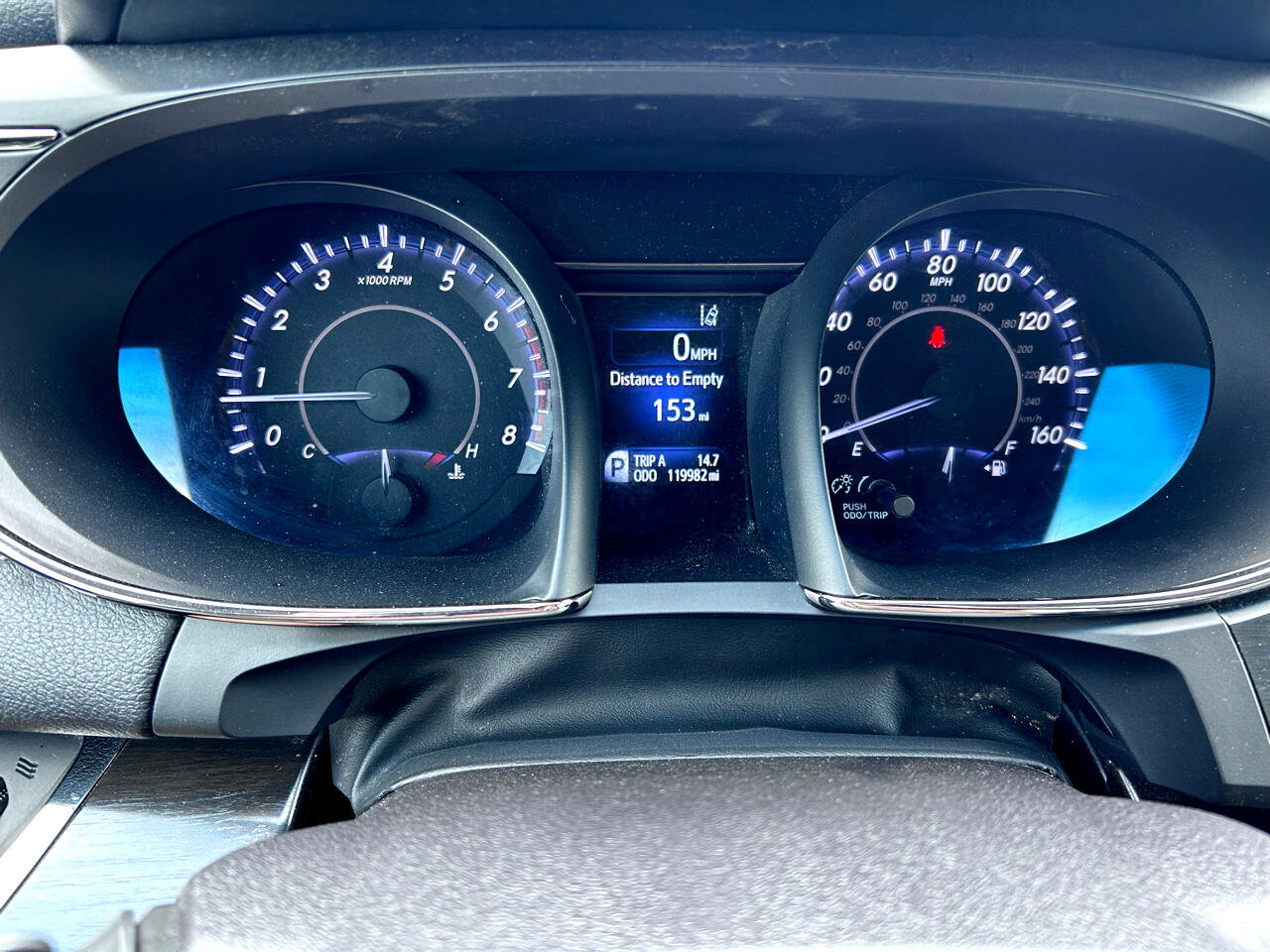 Used 2018 Toyota Avalon Limited image 5