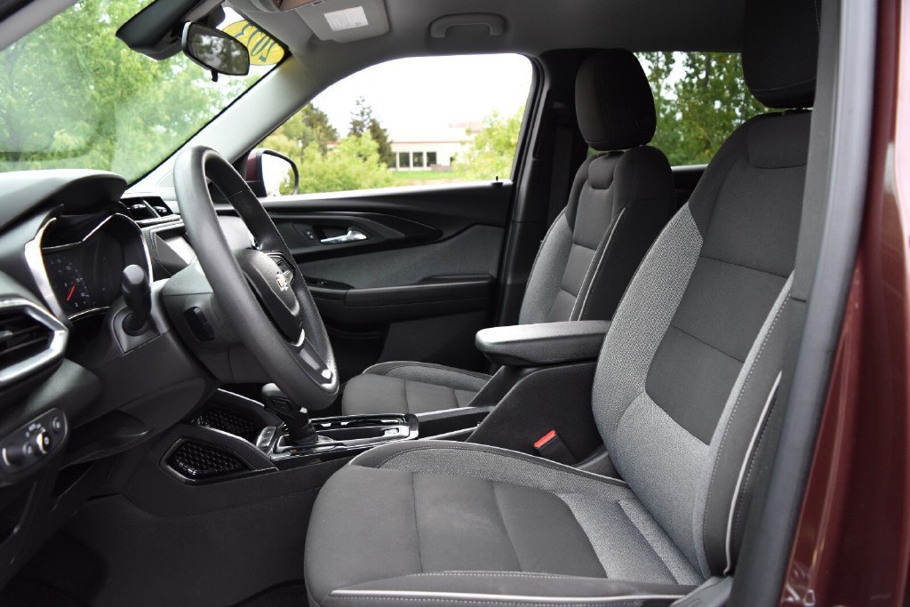 Used 2023 Chevrolet TrailBlazer LT FWD image 13