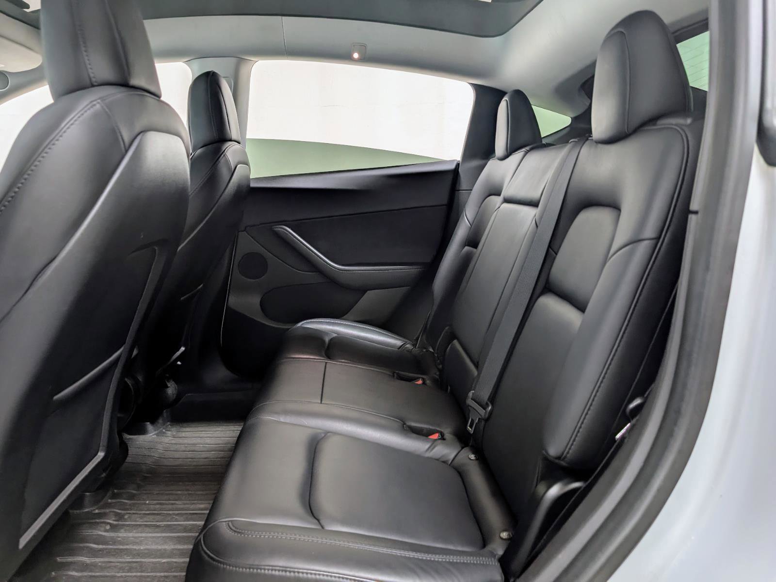 Used 2020 Tesla Model Y Long Range image 18