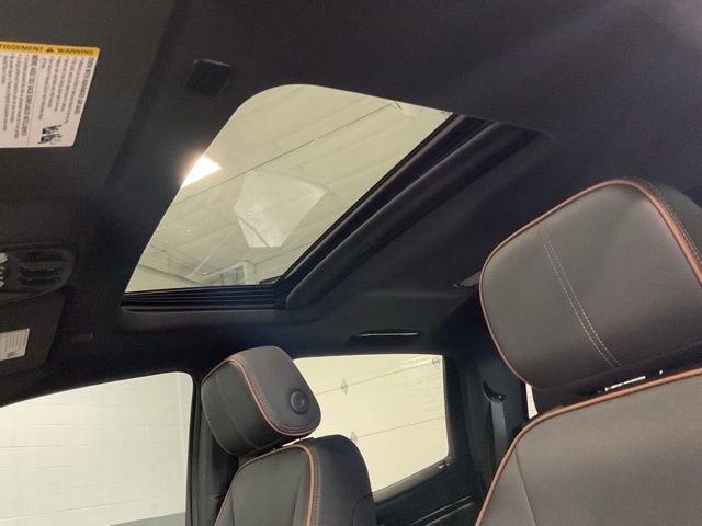 Used 2024 GMC Canyon AT4 w/ AT4 Premium Package image 17