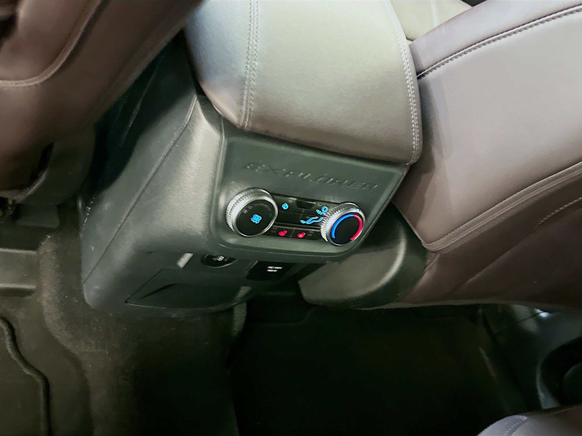 Used 2025 Ford Explorer Platinum w/ LUX Leather Package image 29