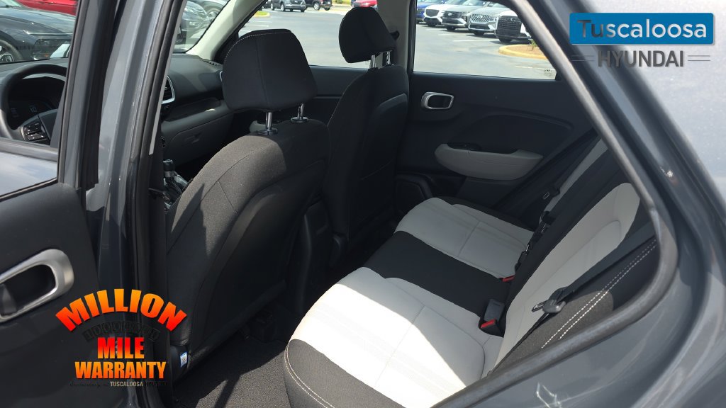 Used 2023 Hyundai Venue SEL FWD image 25