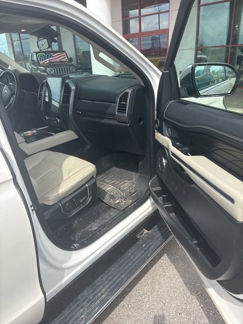 Used 2019 Ford Expedition Max Platinum image 16